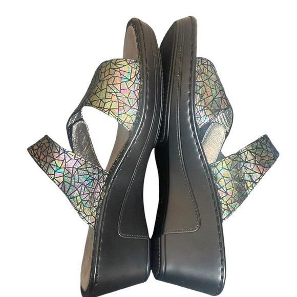 Alegria Camile Tectonic
Iridescent Comfort Slip Resistant
Sandal size 42(11.5) - Picture 5 of 11